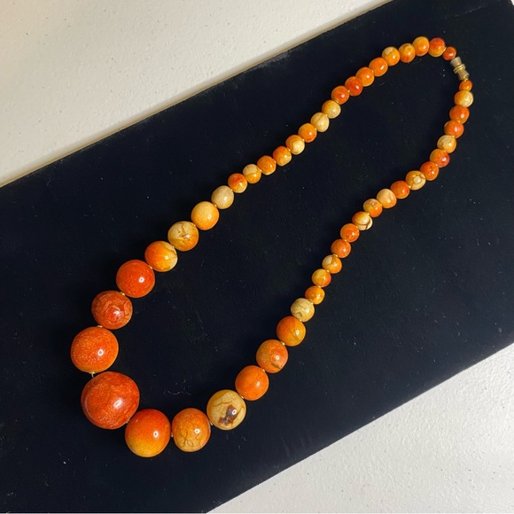 Apple Coral Graduated Necklace Vintage-Rare - Picture 4 of 9